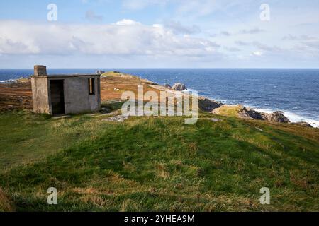 ancienne station de surveillance des garde-côtes abandonnée malin head, comté de donegal, république d'irlande Banque D'Images