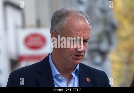 Londres, Angleterre, Royaume-Uni. 11 novembre 2024. Le PDG de Post Office Ltd NICK READ est vu devant Aldwych House alors qu'il assiste à l'audience publique de Post Office Horizon IT Inquiry pour écouter les témoignages de Jonathan Reynolds et Kemi Badenoch. (Crédit image : © Tayfun Salci/ZUMA Press Wire) USAGE ÉDITORIAL SEULEMENT! Non destiné à UN USAGE commercial ! Banque D'Images