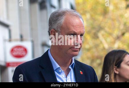 Londres, Angleterre, Royaume-Uni. 11 novembre 2024. Le PDG de Post Office Ltd NICK READ est vu devant Aldwych House alors qu'il assiste à l'audience publique de Post Office Horizon IT Inquiry pour écouter les témoignages de Jonathan Reynolds et Kemi Badenoch. (Crédit image : © Tayfun Salci/ZUMA Press Wire) USAGE ÉDITORIAL SEULEMENT! Non destiné à UN USAGE commercial ! Banque D'Images