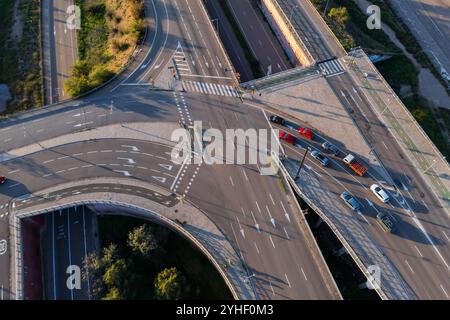 Vue aérienne des routes et de la circulation à Saragosse Banque D'Images