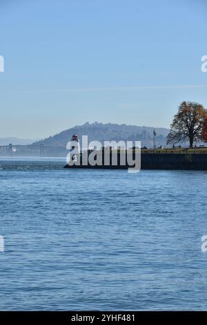 Vues autour de l'emblématique parc Stanley de Vancouver, avec des icônes telles que Vancouver Skyline, Totem Poles, Horse Drawn Tours, Lighthouses, et plus encore Banque D'Images