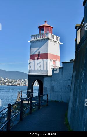 Vues autour de l'emblématique parc Stanley de Vancouver, avec des icônes telles que Vancouver Skyline, Totem Poles, Horse Drawn Tours, Lighthouses, et plus encore Banque D'Images