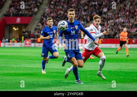 Ivan Perisic (à gauche), de Croatie, et Nicola Zalewski (à droite), de Pologne, sont vus en action lors du match de l'UEFA Nations League entre la Pologne et la Croatie à PG Banque D'Images