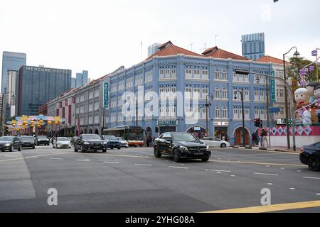 Une vue sur Upper Cross Street et la nouvelle jonction Bridge Road Singapour montrant un mélange d'hôtels dans des bâtiments patrimoniaux dans la région de Chinatown. Banque D'Images