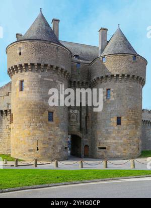 Stadtmauer und Stadttor porte Saint Michel, mittelalterliche Stadt Guerande, Departement Loire-Atlantique, Region pays de la Loire, Frankreich *** enceinte et porte de ville porte Saint Michel, ville médiévale de Guérande, département de la Loire Atlantique, région pays de la Loire, France Banque D'Images