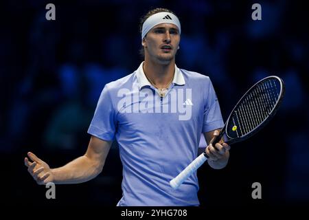 Turin, Italie. 11 novembre 2024. Alexander Zverev, d’Allemagne, réagit lors de son match en simple à la ronde contre Andrey Rublev, de Russie, lors de la deuxième journée des finales ATP Nitto. Alexander Zverev a gagné le match 6-4, 6-4. Crédit : Nicolò Campo/Alamy Live News Banque D'Images