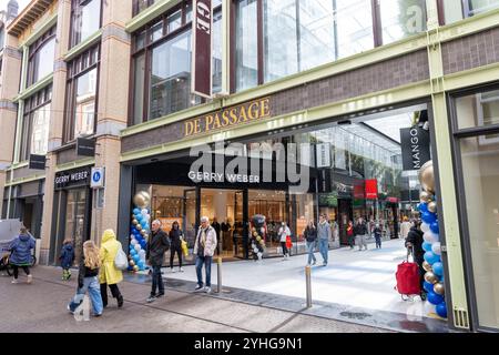 Passage la Haye est une galerie marchande traditionnelle dans le centre-ville composée d'une section ancienne et nouvelle avec de nombreux magasins spécialisés et magasins Banque D'Images