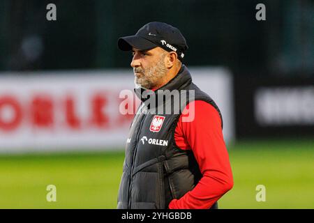 Gondomar, Portugal. 11 novembre 2024. Michal Probierz (Pologne) vu lors de la première journée d'entraînement du camp de l'équipe nationale polonaise avant le match contre le Portugal à l'Estadio de Sao Miguel. (Photo de Maciej Rogowski/SOPA images/Sipa USA) crédit : Sipa USA/Alamy Live News Banque D'Images