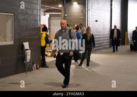 Landover, Maryland, États-Unis. 10 novembre 2024. 10 novembre 2024 : Omar Khan lors des Washington Commanders vs Pittsburgh Steelers au Northwest Stadium de Landover MD. Brook Ward/apparent Media Group (crédit image : © AMG/AMG via ZUMA Press Wire) USAGE ÉDITORIAL SEULEMENT! Non destiné à UN USAGE commercial ! Banque D'Images