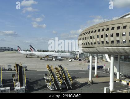 FRANCE. VAL D'OISE (95)VAL D'OISE (95) AVIONS AIR FRANCE AU TERMINAL 1 DE L'AÉROPORT ROISSY-CHARLES DE GAULLE Banque D'Images