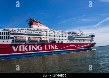 Fast Cruiseferry MS Viking XPRS par la compagnie maritime finlandaise Viking line ABP quittant le port d'Helsinki le 8 juillet 2024 à Helsinki, Finlande. Banque D'Images