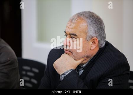 Gaziantep, Turkiye. 20 décembre 2023. Un symposium intitulé "le rôle et l'impact des images et des nouvelles dans les médias pour diriger l'opinion publique" se tient dans la ville de Gaziantep, dans le sud de la Turquie. Conférencier invité, le journaliste et cinéaste Medyan Dairieh a prononcé une conférence sur le sujet. L'événement a été organisé par l'Union générale des écrivains arabes et le Parti de la réforme nationale, et a été présenté par Ahmad Alhamoud Banque D'Images