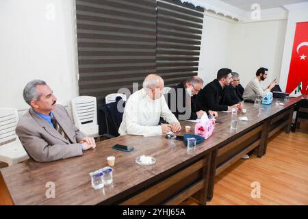 Gaziantep, Turkiye. 20 décembre 2023. Un symposium intitulé "le rôle et l'impact des images et des nouvelles dans les médias pour diriger l'opinion publique" se tient dans la ville de Gaziantep, dans le sud de la Turquie. Conférencier invité, le journaliste et cinéaste Medyan Dairieh a prononcé une conférence sur le sujet. L'événement a été organisé par l'Union générale des écrivains arabes et le Parti de la réforme nationale, et a été présenté par Ahmad Alhamoud Banque D'Images