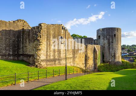 Barnard Castle Teesdale - vue sur les murs en ruines et le donjon du château médiéval dans le comté de Barnard Castle Durham Angleterre GB Europe Banque D'Images