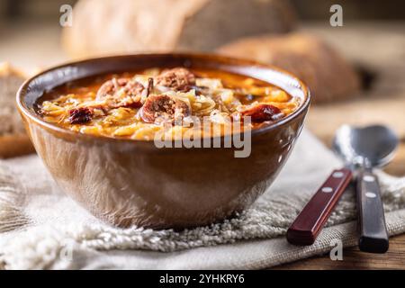 Soupe de chou de Noël, un plat de Noël traditionnel d'Europe de l'est. Banque D'Images