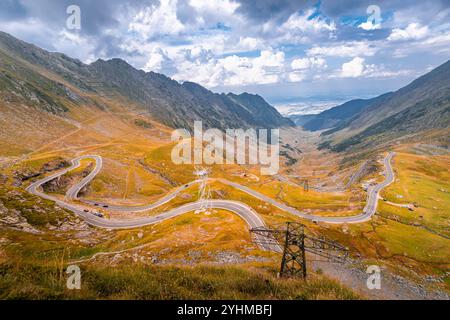 Vue aérienne de la meilleure route du monde Transfagarasan route alpine en Roumanie Banque D'Images
