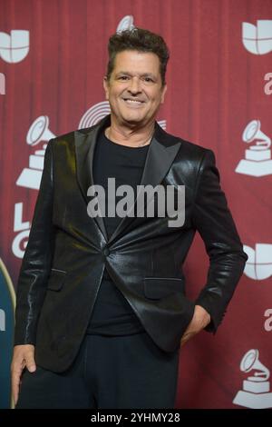 Miami, États-Unis. 11 novembre 2024. MIAMI, FLORIDE - 11 NOVEMBRE : L'auteur-compositeur-interprète colombien Carlos vives assiste à une conférence de presse de questions et réponses pour lancer la semaine DES Latin GRAMMY® et commémorer la personne de l'année de la Latin Recording Academy® au Kaseya Center le 11 novembre 2024 à Miami, en Floride. (Photo de JL/Sipa USA) crédit : Sipa USA/Alamy Live News Banque D'Images