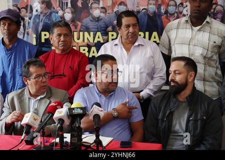 Quito, mardi 12 novembre 2024 Front unitaire des travailleurs et des mouvements sociaux, annonce des mobilisations contre les politiques du gouvernement national, en plus de leur soutien à David Almeida des travailleurs du pétrole Nelson Erazo, JosÃ Villavicencio photos API Rolando Enriquez Quito Pichincha Ecuador POL fut ANNONCE DES MOBILISATIONS ca9f42be7cf1cb8118e4e54661aa96 Copyright : xENRIEQUX Banque D'Images