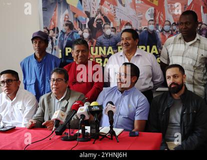 Quito, mardi 12 novembre 2024 Front unitaire des travailleurs et des mouvements sociaux, annonce des mobilisations contre les politiques des gouvernements nationaux, en plus de leur soutien à David Almeida des travailleurs du pétrole Nelson Erazo, JosÃ Villavicencio photos API Rolando Enriquez Quito Pichincha Ecuador POL fut ANNONCE DES MOBILISATIONS 0d1df39e3dba237f379054a9c62ad568 Copyright : xROLANDOXENRIQUEZx Banque D'Images