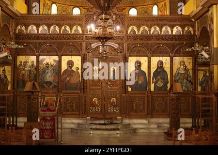 Icônes dans la cathédrale de la Résurrection dans la ville albanaise de Korca Banque D'Images