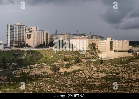 Vue de l'hôpital Hadassah, complexe et établissement Ein Kerem, à Jérusalem, Israël. Banque D'Images