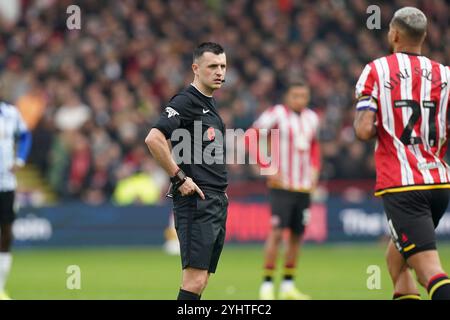 Sheffield, Royaume-Uni. 10 novembre 2024. Arbitre Lewis Smith lors du Sheffield United FC v Sheffield mercredi FC Sky Bet EFL Championship match à Bramall Lane, Sheffield, Angleterre, Royaume-Uni le 10 novembre 2024 Credit : Every second Media/Alamy Live News Banque D'Images