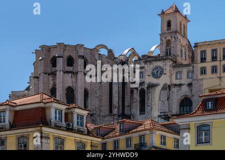 Musée archéologique de Carmo. Ruines d'une église gothique, détruite en 1755 par un tremblement de terre, nef sans toit. Lisbonne, capitale du Portugal, Europe Banque D'Images