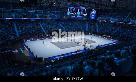 Turin, Italie. 12 novembre 2024. Une vue générale de l'Inalpi Arena est vue lors du match en simple à la ronde entre Jannik Sinner d'Italie et Taylor Fritz de USApendant la troisième journée des finales ATP Nitto. Jannik Sinner a gagné le match 6-4, 6-4. Crédit : Nicolò Campo/Alamy Live News Banque D'Images