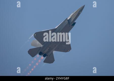 Zhuhai, China.12th novembre 2024. Le nouveau chasseur furtif chinois J-35A a fait ses débuts au 15e salon aéronautique chinois le 12 novembre 2024. Crédit : Chen Jimin/China News Service/Alamy Live News Banque D'Images