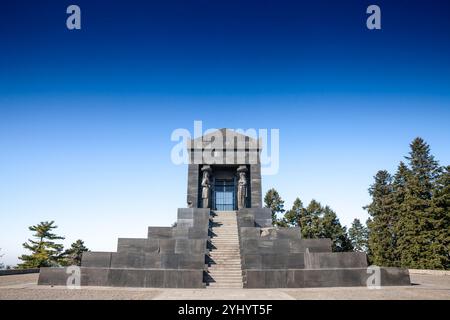 Monument au héros inconnu d'Avala, appelé spomenik neznanog junaka. Construit en 1934 - 1938, c'est Un monument commémoratif majeur de la première Guerre mondiale sur la montagne Avala. Th Banque D'Images