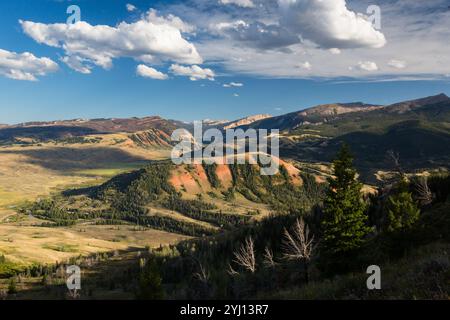 Red Rock Ranch parmi les Gros Ventres montagne, forêt nationale de Bridger-Teton, Wyoming Banque D'Images