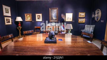 Christies London 13 Nov 2024 offerte dans le cadre de la Collection privée de Mary et Alan Hobart, la vente aura lieu à 13h00 le 19 novembre 2024 chez Christies London /Paul Quezada-Neiman/Alamy Live News Credit : Paul Quezada-Neiman/Alamy Live News Banque D'Images