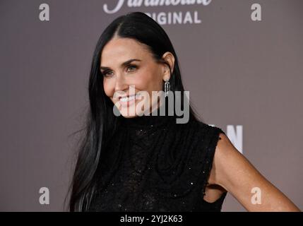 Los Angeles, États-Unis. 12 novembre 2024. Demi Moore assiste à la première de la série télévisée Landman de Paramount aux Paramount Studios à Los Angeles le 12 novembre 2024. Scénario : situé dans les villes-boomtown proverbiales de l'ouest du Texas, Landman est un conte moderne de recherche de fortune dans le monde des plates-formes pétrolières. La série est une histoire à l'étage / en bas de groghcols et de milliardaires sauvages alimentant un boom si grand qu'il refaçonne notre climat, notre économie et notre géopolitique. Photo de Jim Ruymen/UPI crédit : UPI/Alamy Live News Banque D'Images