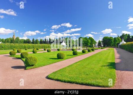 East Park dans Pertergof ville, Saint-Pétersbourg, Russie Banque D'Images