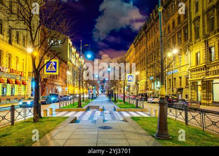 Saint Petersburg, Russie - Novembre 04, 2019 : Petite rue stable.( Malaya Konyushennaya). Saint Petersburg. La Russie. Banque D'Images