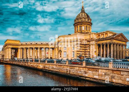 Saint-Pétersbourg, Russie - 06 Novembre 2019: Canal De Gribobedov. Temple De Kazan. Saint-Pétersbourg. Banque D'Images