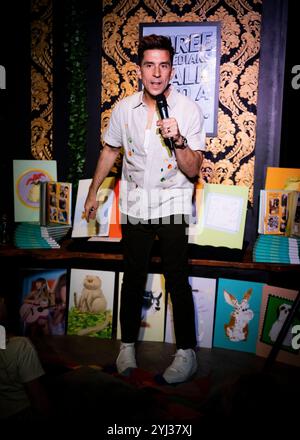 Russell Kane livre lecture et dédicace, Bar Up the Road, Southend © Clarissa Debenham (film Free Photography) / Alamy Banque D'Images