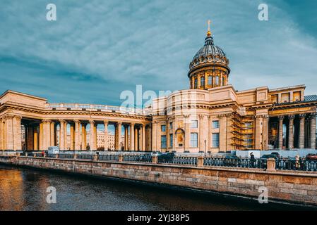 Saint-Pétersbourg, Russie - 06 Novembre 2019: Canal De Gribobedov. Temple De Kazan. Saint-Pétersbourg. Banque D'Images