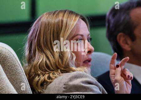 Bakou, Azerbaïdjan. 13 novembre 2024. Giorgia Meloni, première ministre italienne, participe à la première partie du segment de haut niveau de la Conférence des Nations Unies sur les changements climatiques dans la salle plénière de Nizami pendant la COP29, un événement organisé par la CCNUCC au stade olympique de Bakou. La COP29, qui se déroulera à partir de novembre 11-22, se concentre sur la compensation carbone et le financement de la durabilité et de l’atténuation. Crédit : SOPA images Limited/Alamy Live News Banque D'Images