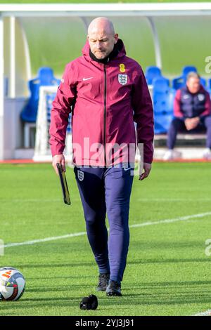 Burton upon Trent, Royaume-Uni. 13 novembre 2024. Lee Carsley, entraîneur anglais, lors de la session England Training au George's Park, Burton upon Trent, Angleterre, Royaume-Uni, le 13 novembre 2024 crédit : Every second Media/Alamy Live News Banque D'Images