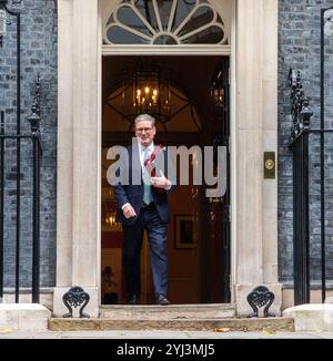 Londres, Angleterre, Royaume-Uni. 13 novembre 2024. Le premier ministre britannique KEIR STARMER est vu quitter 10 Downing Street pour la séance de questions du premier ministre. (Crédit image : © Tayfun Salci/ZUMA Press Wire) USAGE ÉDITORIAL SEULEMENT! Non destiné à UN USAGE commercial ! Banque D'Images