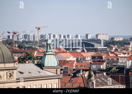 Zagreb, Croatie - 15 août 2024 : vue sur les toits dans le centre de Zagreb Banque D'Images