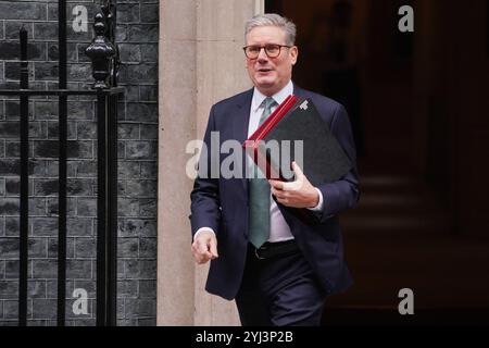 Londres, Royaume-Uni. 13 novembre 2024 le premier ministre Keir Starmer quitte le 10 Downing Street pour assister aux PMQ hebdomadaires au parlement .Credit.Amer Ghazzal/Alamy Live News Banque D'Images