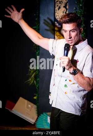 Russell Kane livre lecture et dédicace, Bar Up the Road, Southend © Clarissa Debenham (film Free Photography) / Alamy Banque D'Images