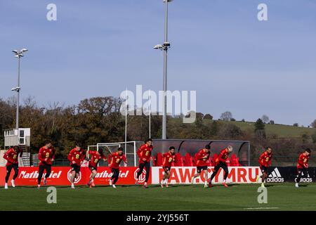 PONTYCLE, ROYAUME-UNI. 13 novembre 2024. Équipe du pays de Galles lors d'une séance d'entraînement à la station de Vale en prévision du match de l'UEFA Nations League 2025 contre la Turquie au stade Kadir Has le 16 novembre (PIC by John Smith/FAW) crédit : Football Association of Wales/Alamy Live News Banque D'Images