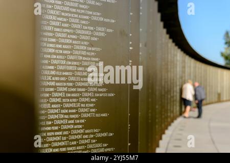 La nécropole nationale notre-Dame-de-Lorette est un cimetière et mémorial militaire français situé sur la colline éponyme, inauguré en 1925, dans la commune Banque D'Images