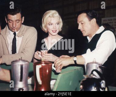 Yves Montand, Marilyn Monroe, Gene Kelly, « faisons l'amour » (1960). Crédit photo : 20th Century Fox (référence du dossier# 34580-725THA) Banque D'Images