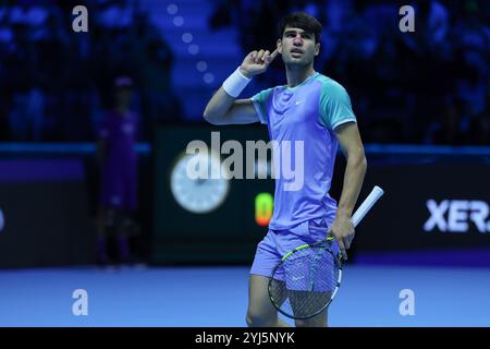 Turin, Italien. 13 novembre 2024. Carlos Alcaraz, d'Espagne, célèbre le match de la phase de groupes masculins contre Andrey Rublev, de Russie, le quatrième jour de la finale Nitto ATP 2024 à l'Inalpi Arena crédit : dpa/Alamy Live News Banque D'Images