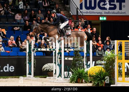 Platz fuer Dreher Hans-Dieter auf Forjoy du Moulin, RV Dreilaendereck Preis der Firma Schmidt Sporthandschuhe GmbH Nat. Springpruefung kl. S Baden-Wuerttemberg GER, Stuttgart German Masters 2024, 38. internationale Reitturnier, 13.11.2024 Foto : Eibner-Pressefoto/Roger Buerke Banque D'Images