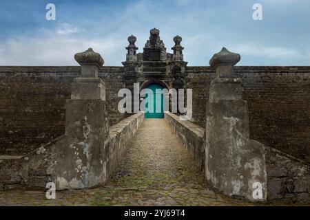 La forteresse de São João Baptista, un fort du XVIe siècle construit sur les pentes du volcan Monte Brasil. Banque D'Images